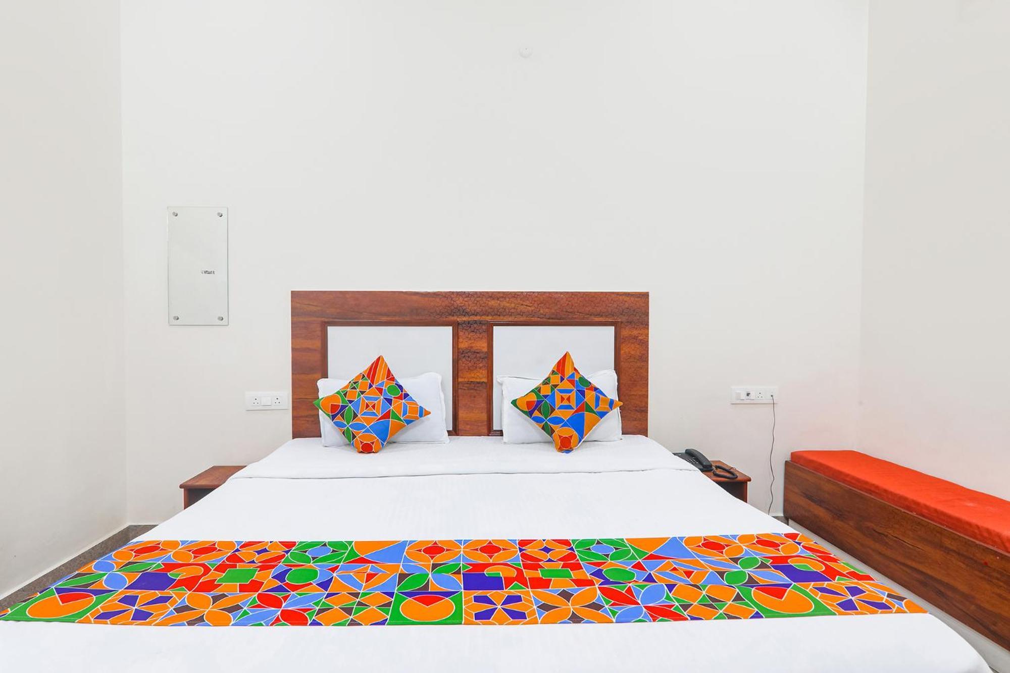 Fabhotel Shree Venkatesh Nileyam Ayodhya Exterior foto